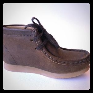 Clark Toddler Wallabee’s Size 8.5w